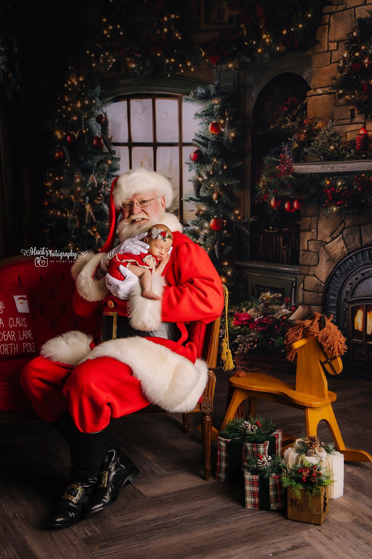 Santa's Antique Living Room - VH